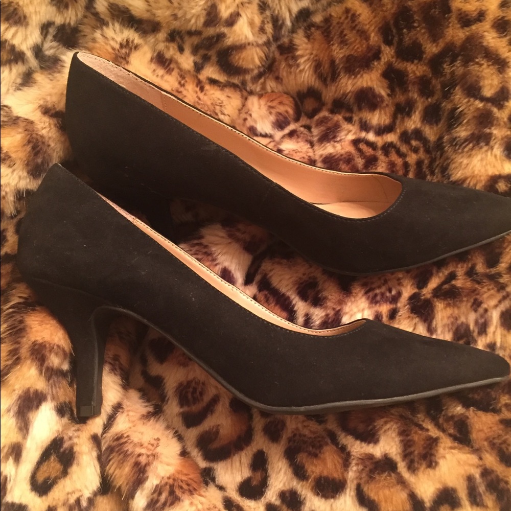 Joey O shoes style name is Shelia.